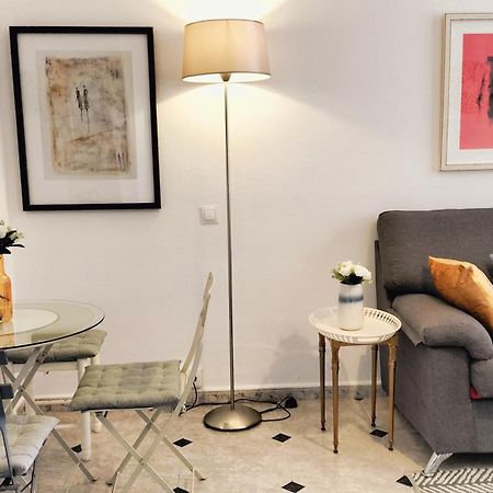 Bonito Apartamento De Dos Dormitorios En El Centro Y Calle San Miguel Torremolinos Bagian luar foto