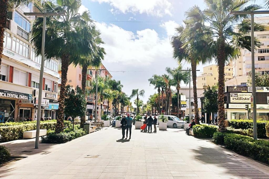 Bonito Apartamento De Dos Dormitorios En El Centro Y Calle San Miguel Torremolinos Bagian luar foto