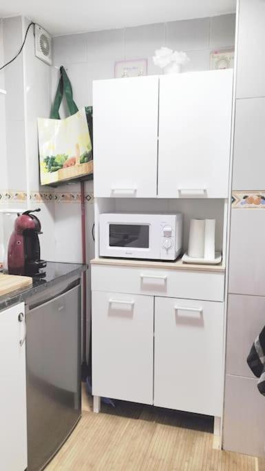 Bonito Apartamento De Dos Dormitorios En El Centro Y Calle San Miguel Torremolinos Bagian luar foto
