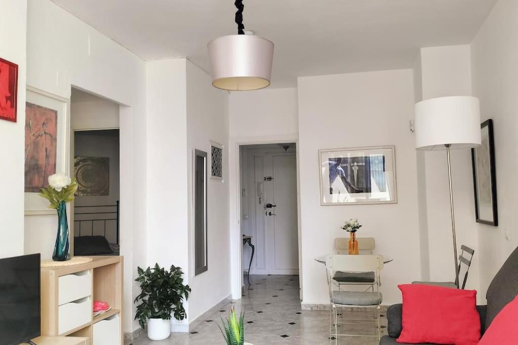 Bonito Apartamento De Dos Dormitorios En El Centro Y Calle San Miguel Torremolinos Bagian luar foto
