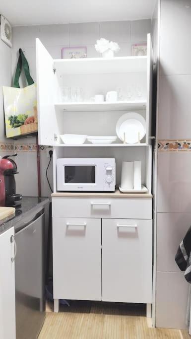 Bonito Apartamento De Dos Dormitorios En El Centro Y Calle San Miguel Torremolinos Bagian luar foto