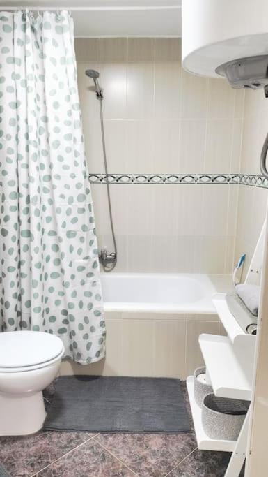 Bonito Apartamento De Dos Dormitorios En El Centro Y Calle San Miguel Torremolinos Bagian luar foto