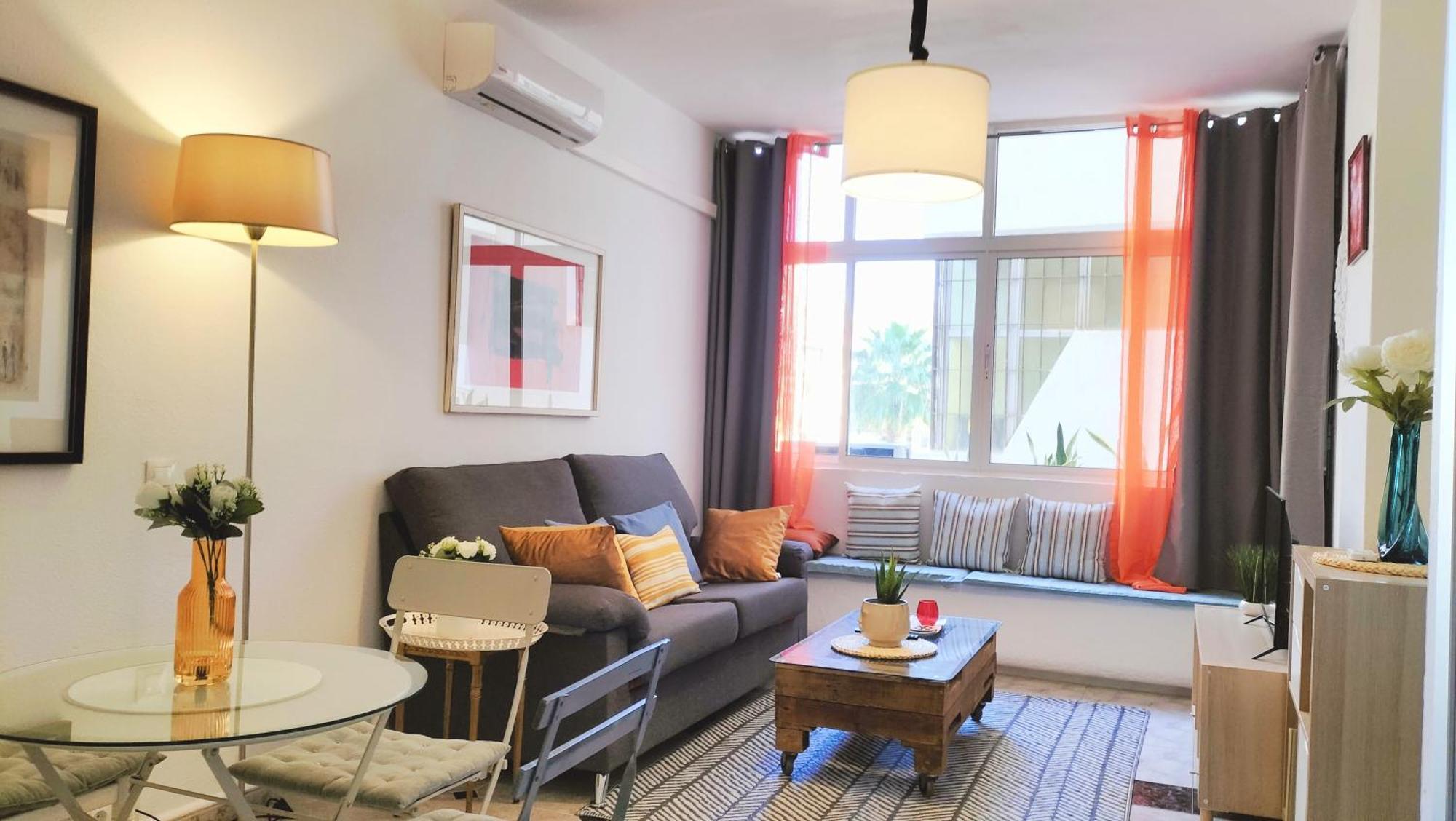 Bonito Apartamento De Dos Dormitorios En El Centro Y Calle San Miguel Torremolinos Bagian luar foto