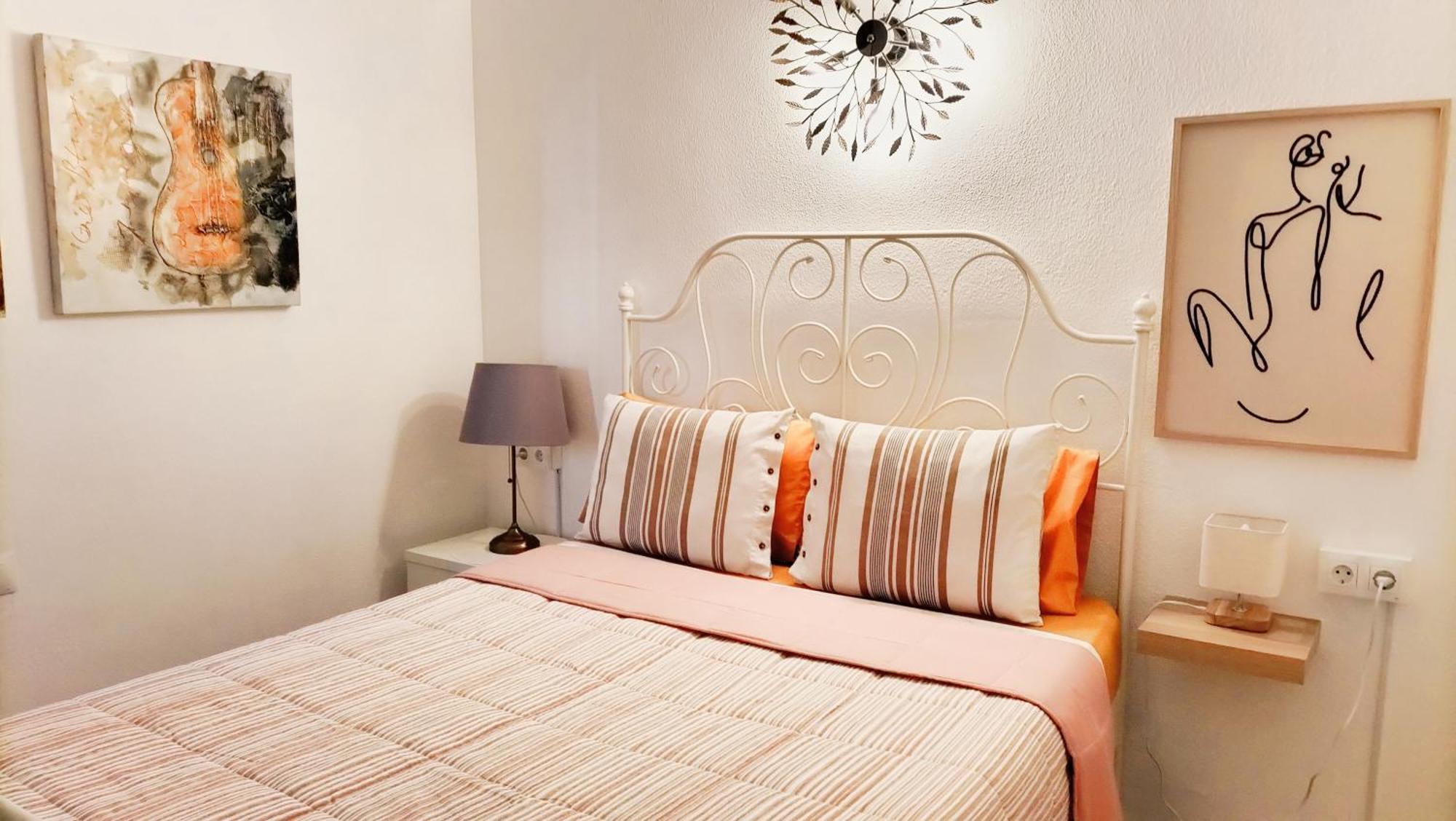 Bonito Apartamento De Dos Dormitorios En El Centro Y Calle San Miguel Torremolinos Bagian luar foto